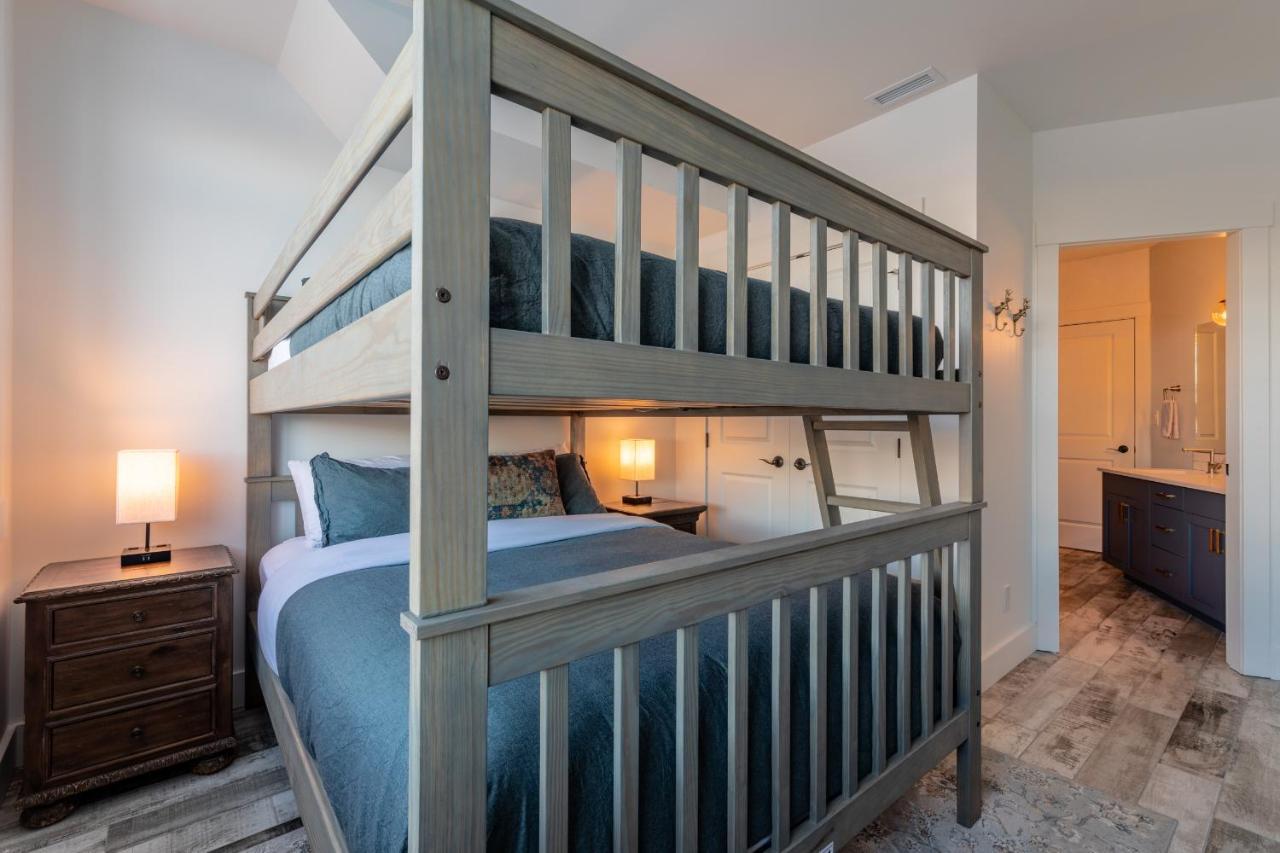 Fully Renovated Ski-In/Out Loft With Private Hot Tub! Golden Dış mekan fotoğraf